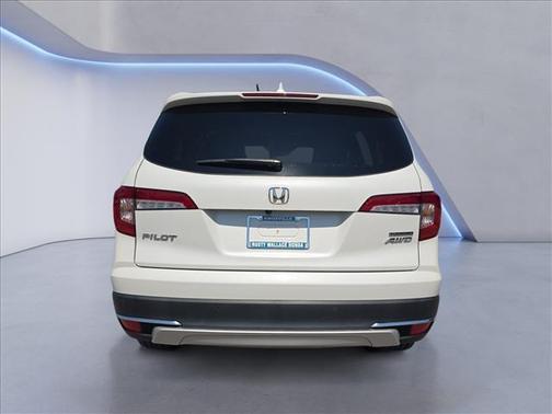 Platinum White Pearl 2022 Honda Pilot Touring 8-Passenger