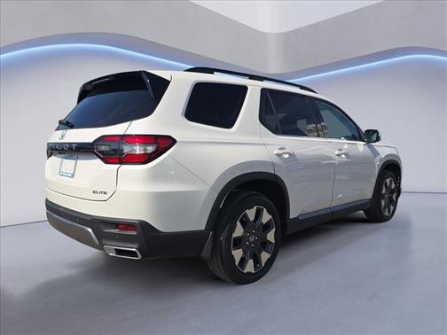 Platinum White Pearl 2026 Honda Pilot Elite