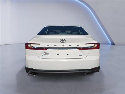 Ice Cap 2025 Toyota Camry SE