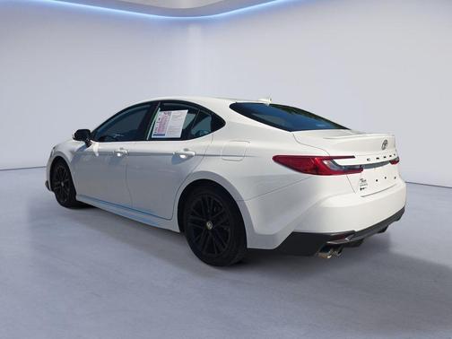 Ice Cap 2025 Toyota Camry SE
