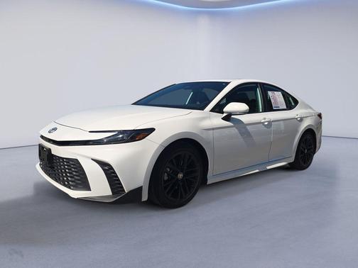 Ice Cap 2025 Toyota Camry SE