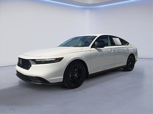 Platinum White Pearl 2025 Honda Accord SE