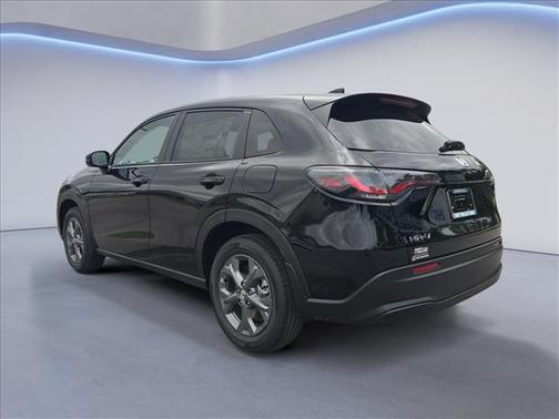 Crystal Black Pearl 2027 Honda HR-V LX