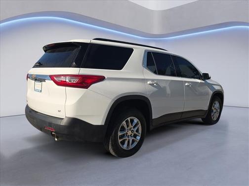Summit White 2020 Chevrolet Traverse LT Cloth