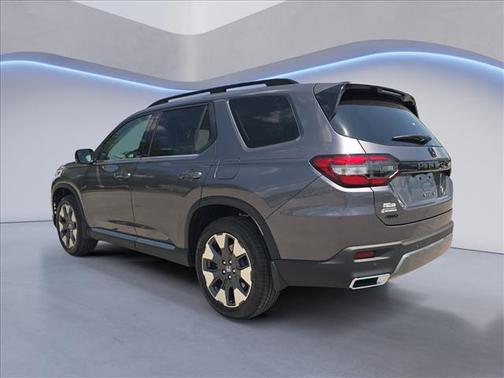 Modern Steel Metallic 2026 Honda Pilot Touring 8-Passenger