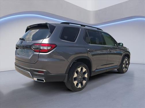 Modern Steel Metallic 2026 Honda Pilot Touring 8-Passenger