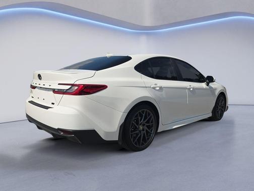 Ice Cap 2026 Toyota Camry SE