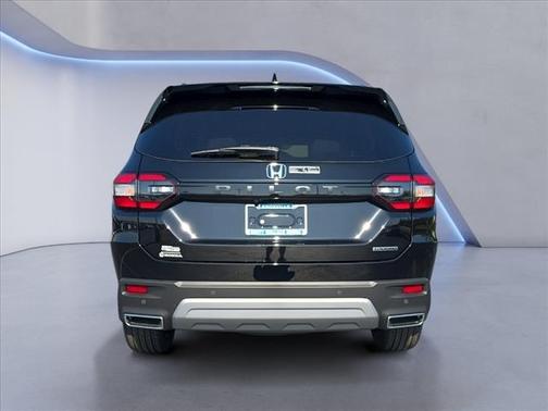2025 Honda Pilot Touring 2WD