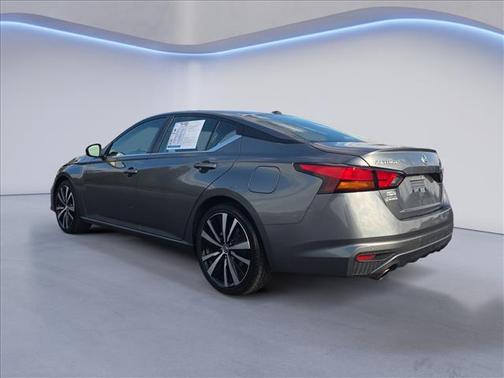 2022 Nissan Altima SR FWD