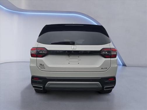 Platinum White Pearl 2023 Honda Pilot AWD Elite