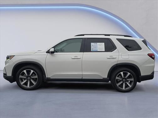 Platinum White Pearl 2023 Honda Pilot AWD Elite