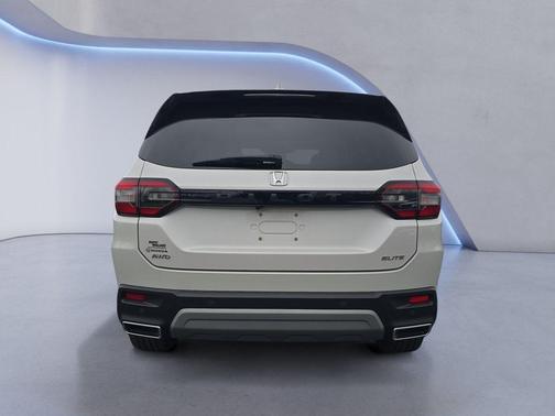 Platinum White Pearl 2023 Honda Pilot AWD Elite