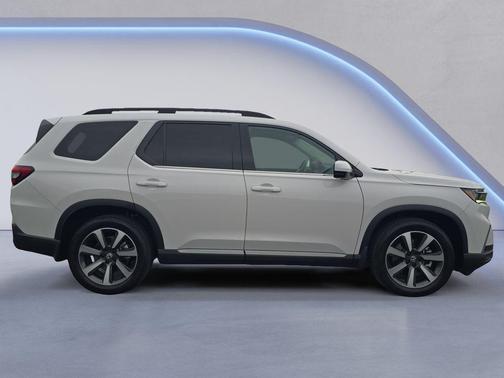 Platinum White Pearl 2023 Honda Pilot AWD Elite