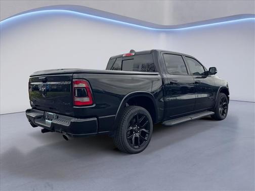 Diamond Black Crystal Pearlcoat 2022 RAM 1500 Laramie