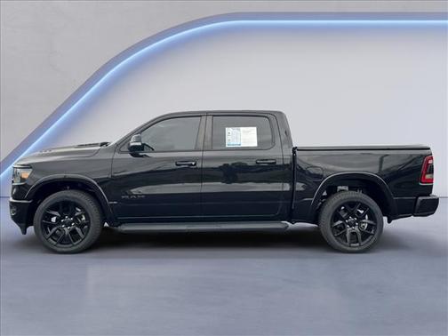 Diamond Black Crystal Pearlcoat 2022 RAM 1500 Laramie