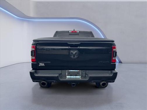 Diamond Black Crystal Pearlcoat 2022 RAM 1500 Laramie