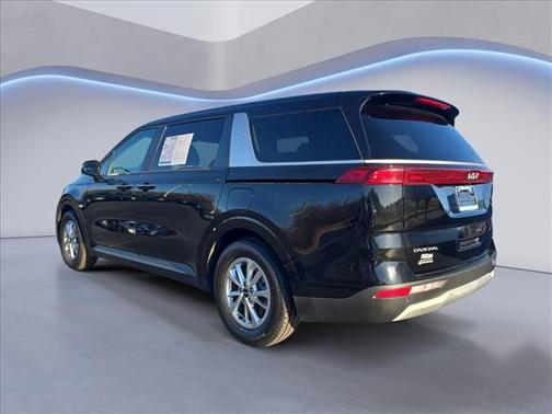 2023 Kia Carnival LX
