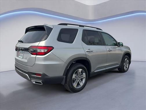 Solar Silver Metallic 2026 Honda Pilot EX-L