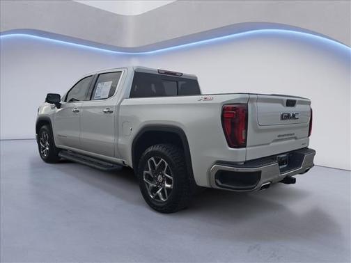 White Frost Tricoat 2022 GMC Sierra 1500 SLT
