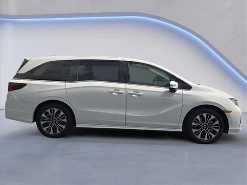 Platinum White Pearl 2026 Honda Odyssey Elite