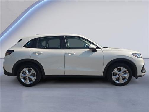Platinum White Pearl 2024 Honda HR-V LX
