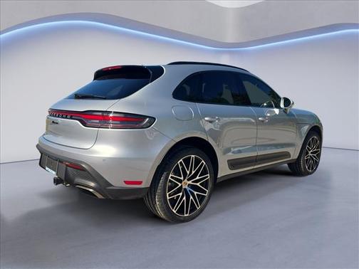 Dolomite Silver Metallic 2024 Porsche Macan Macan