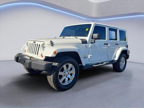 Bright White Clearcoat 2012 Jeep Wrangler Unlimited Sahara