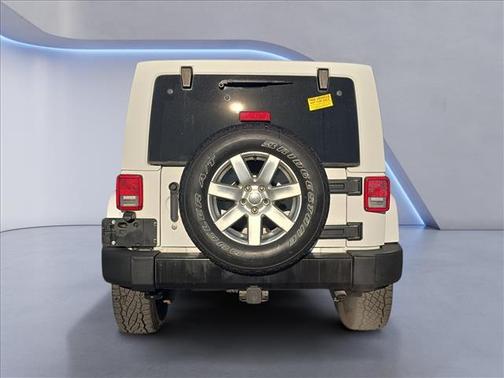 Bright White Clearcoat 2012 Jeep Wrangler Unlimited Sahara