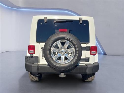 Bright White Clearcoat 2012 Jeep Wrangler Unlimited Sahara