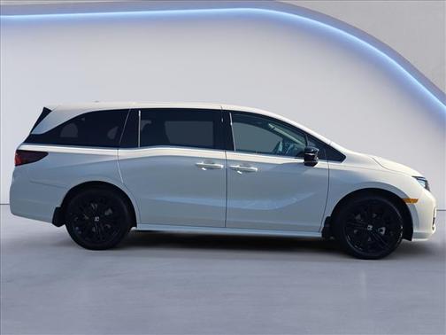Platinum White Pearl 2026 Honda Odyssey Sport-L