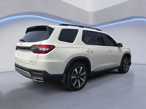 Platinum White Pearl 2025 Honda Pilot Elite