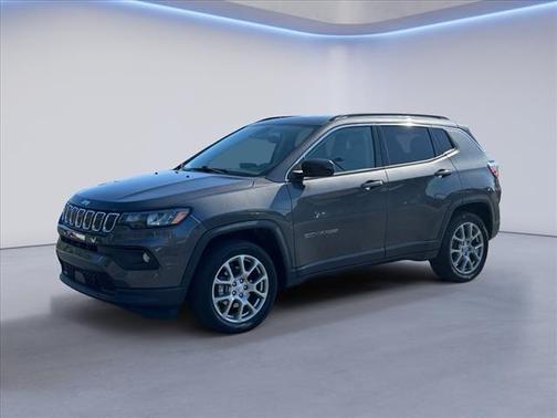 2022 Jeep Compass Latitude Lux