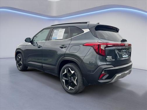 Gravity Gray 2024 Kia Seltos EX