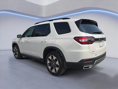 Platinum White Pearl 2026 Honda Pilot Elite