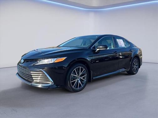 2024 Toyota Camry Hybrid XLE