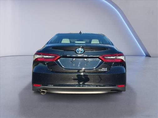 2024 Toyota Camry Hybrid XLE