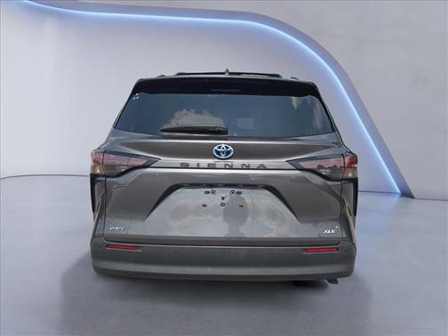 Magnetic Gray Metallic 2025 Toyota Sienna XLE
