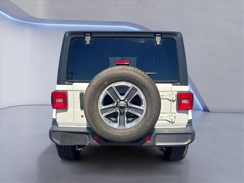 Bright White Clearcoat 2018 Jeep Wrangler Unlimited Sahara
