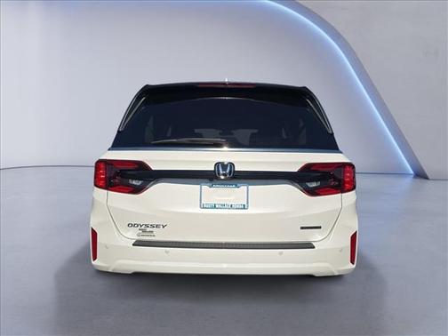 Platinum White Pearl 2026 Honda Odyssey Touring