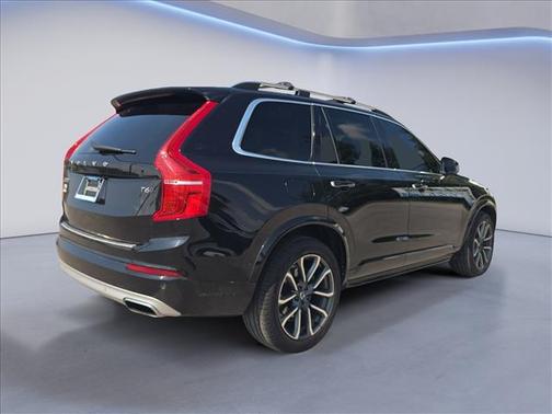 Onyx Black Metallic 2017 Volvo XC90 T6 Momentum