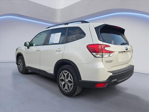 Crystal White Pearl 2021 Subaru Forester Premium