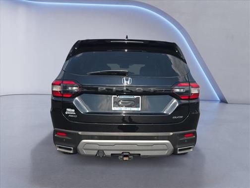 Crystal Black Pearl 2024 Honda Pilot Elite