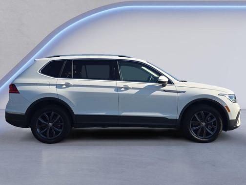 Pure White 2024 Volkswagen Tiguan 2.0T SE 4MOTION