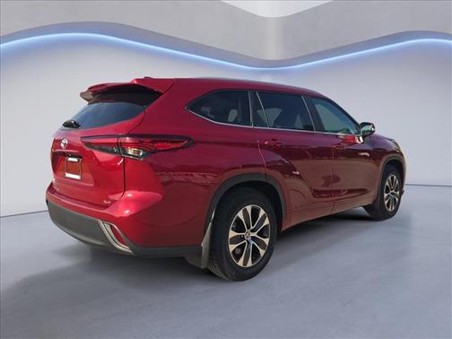 Ruby Flare Pearl 2023 Toyota Highlander XLE