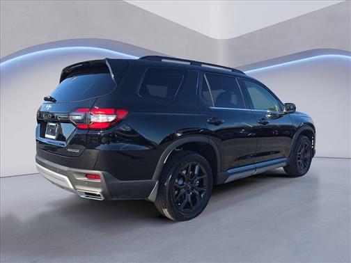 2025 Honda Pilot Touring 8-Passenger