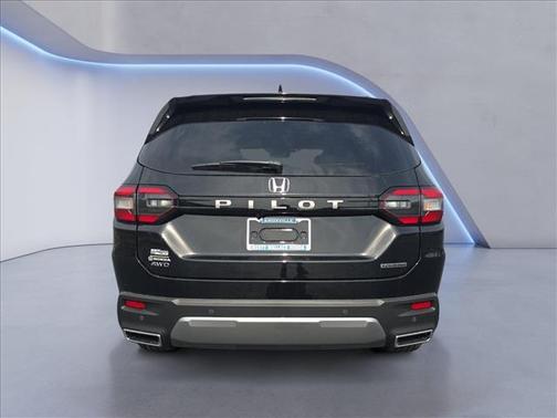 Crystal Black Pearl 2026 Honda Pilot Touring 8-Passenger