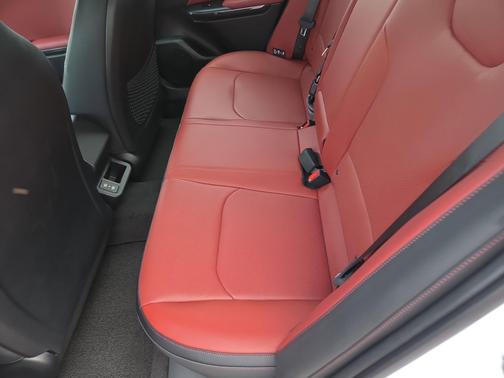 Snow White Pearl 2026 Kia K4 GT-Line