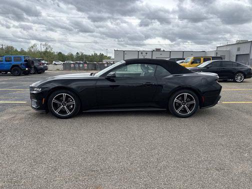2024 Ford Mustang EcoBoost