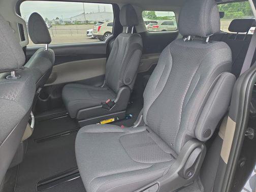Panthera Metal 2026 Kia Carnival LX