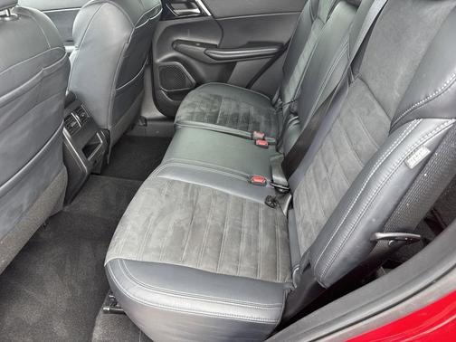 'RED' 2022 Mitsubishi Outlander SE S-AWC